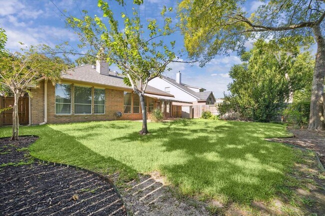 Building Photo - 9527 Shadow Gate Ln