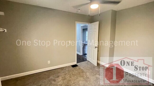 Building Photo - Beautiful 4 Bedroom 1.75 Bathroom Home in ...