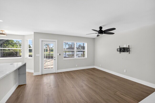 Building Photo - 7306 Spinnaker Bay Dr