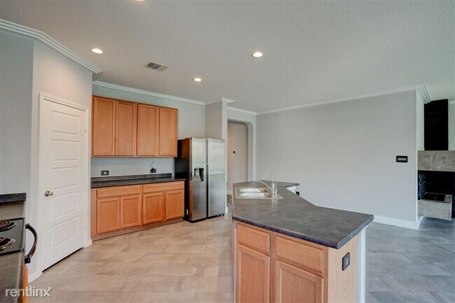 Building Photo - 230 Telluride Dr