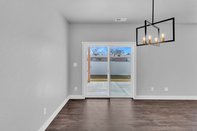 Building Photo - 681-628 28 Rd