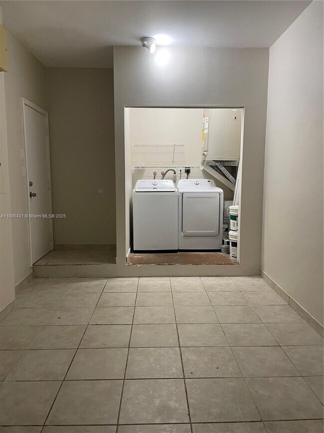 Building Photo - 14268 SW 126th Pl