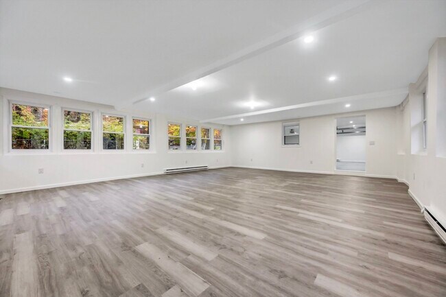 Building Photo - 752 Toll Rd