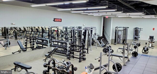 Building Photo - 1011 Arlington Blvd