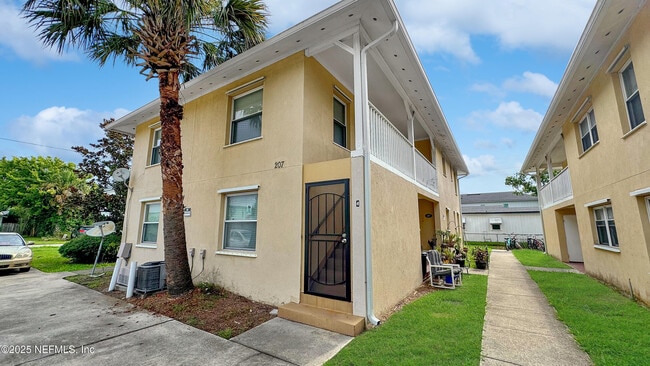 Primary Photo - 207 7th St S