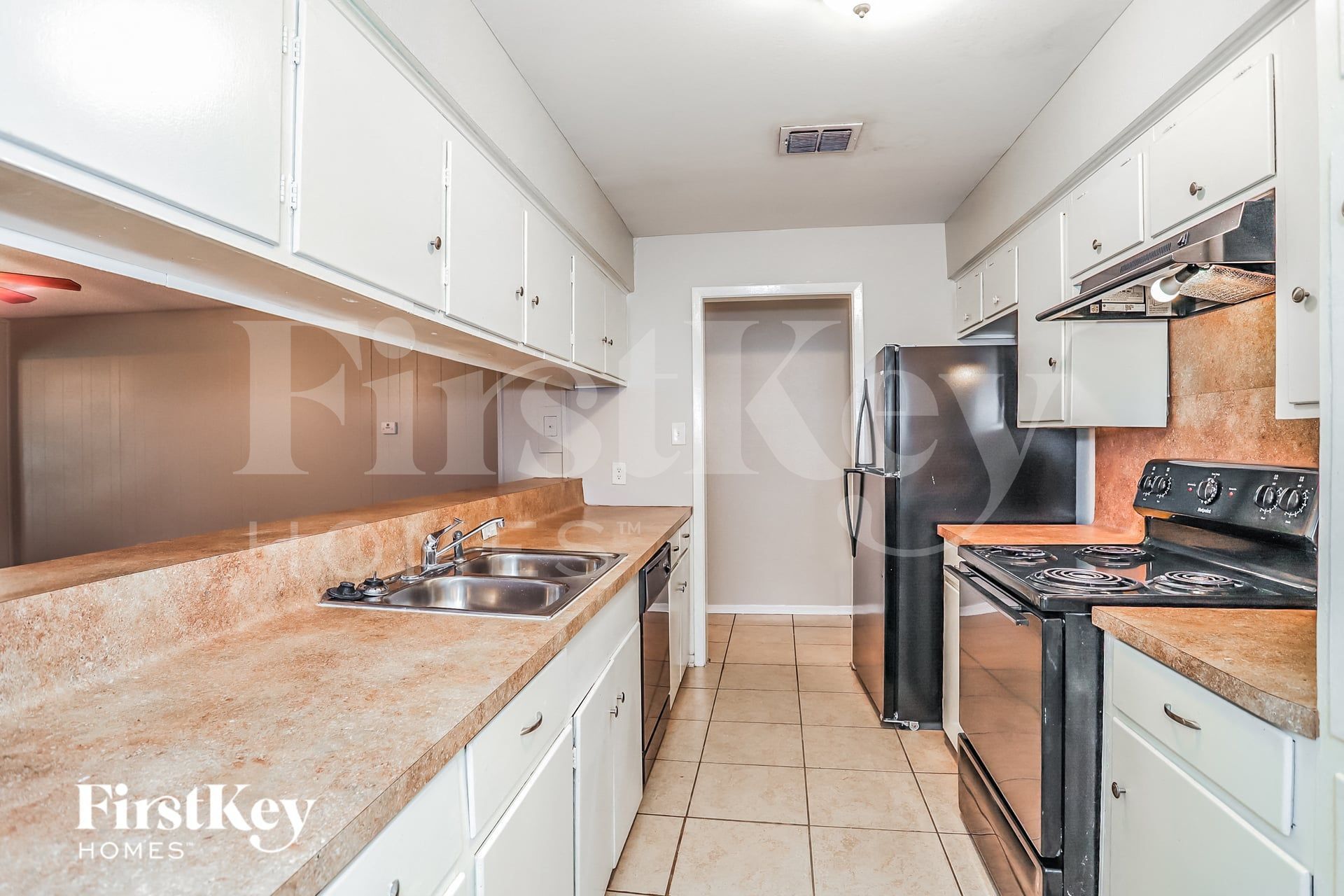 Building Photo - 8002 Larkspur Dr