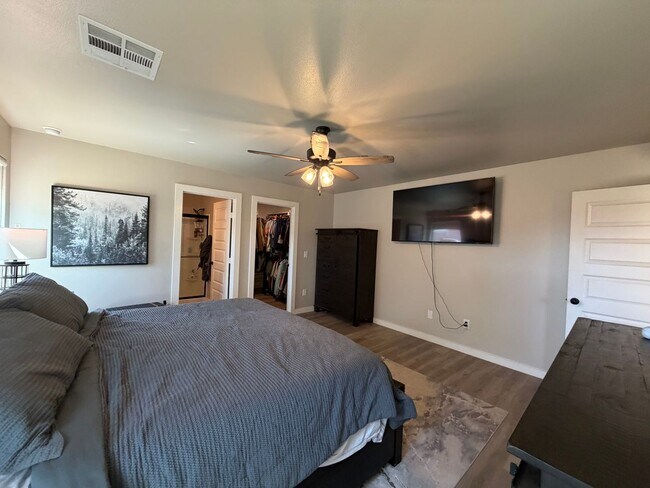 Building Photo - 3/2/2 in Frenship ISD in upland crossing!