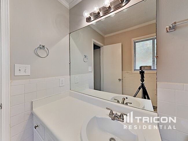 Building Photo - 1109 Brittney Way