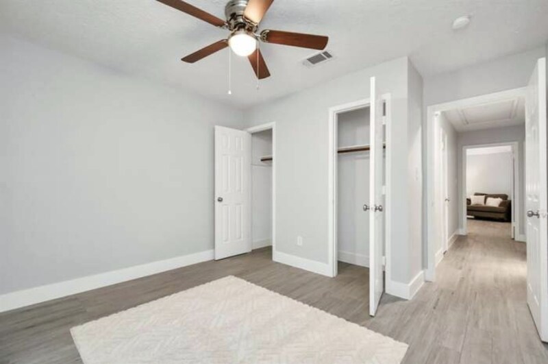 Building Photo - 5215 Rivertree Ln