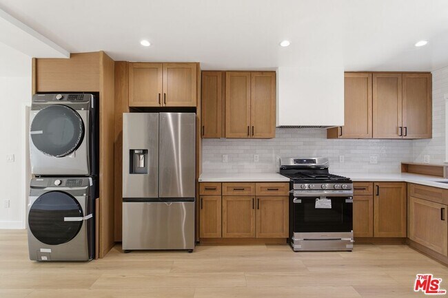 Building Photo - 11671 Chandler Blvd