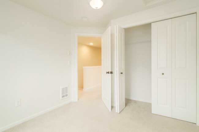 Building Photo - Modern Duplex with Garage and Backyard