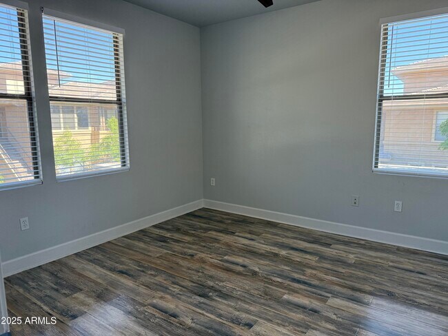 Building Photo - 20100 N 78th Pl