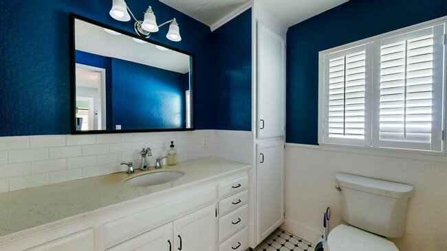 Building Photo - Country Charm Meets Vineyard Views! Two Bedroom Two bath with room to relax!