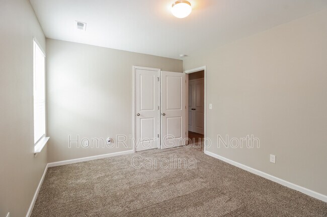 Building Photo - 1922 Northrop Dr
