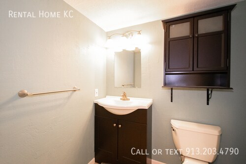 Building Photo - 7920 W 113th Terrace