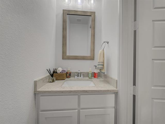 Building Photo - 741 Carlisle Dr