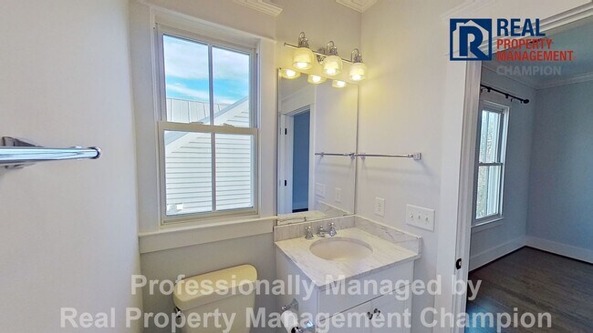 Building Photo - Exquisite Executive Home in Autumn Hall