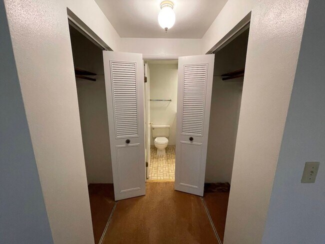 Building Photo - 2 br, 1.5 bath House - 138 Treehill Loop