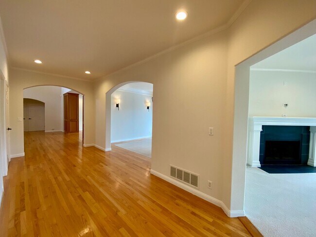 Building Photo - 17299 Deer Park Rd