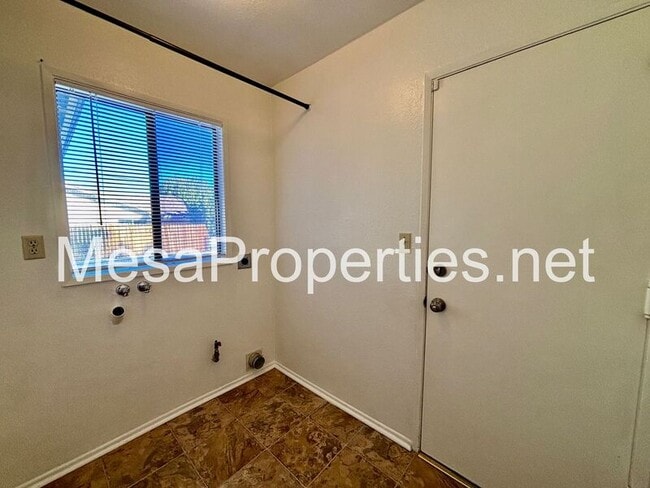 Building Photo - 14216 Brentwood Dr