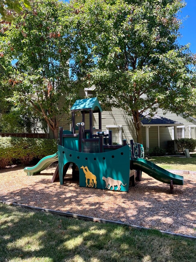 Building Photo - 185 Easy St