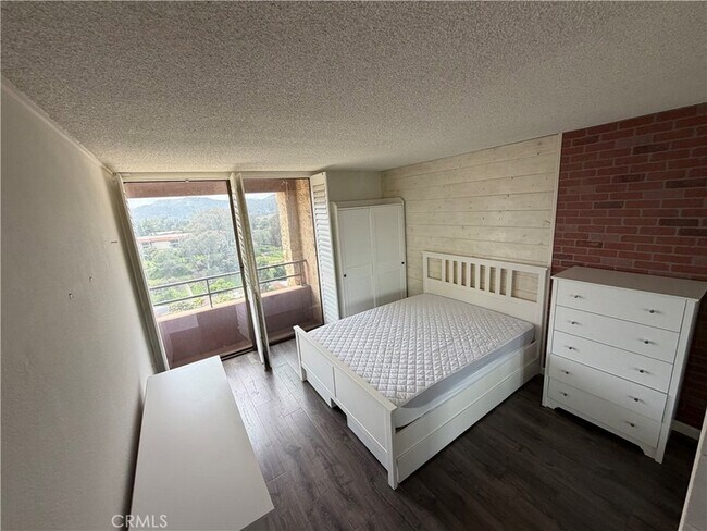 Building Photo - 24055 Paseo Del Lago W