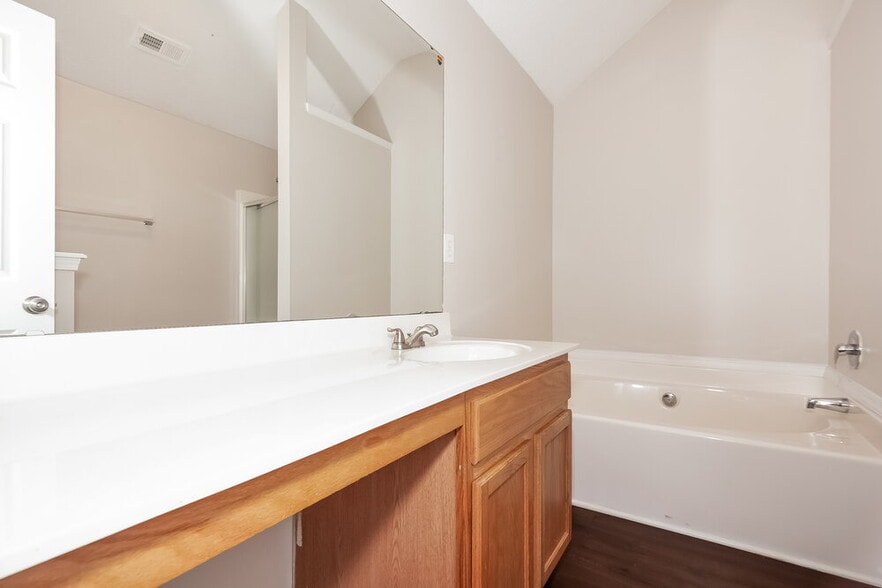 Building Photo - 6114 Patric Alan Ct