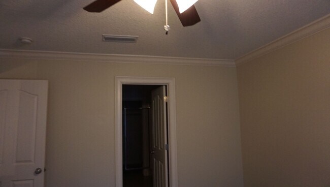 Building Photo - 3406FBarack