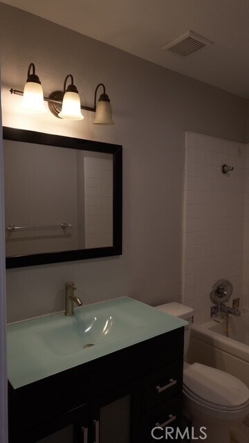 Building Photo - 18555 Collins St