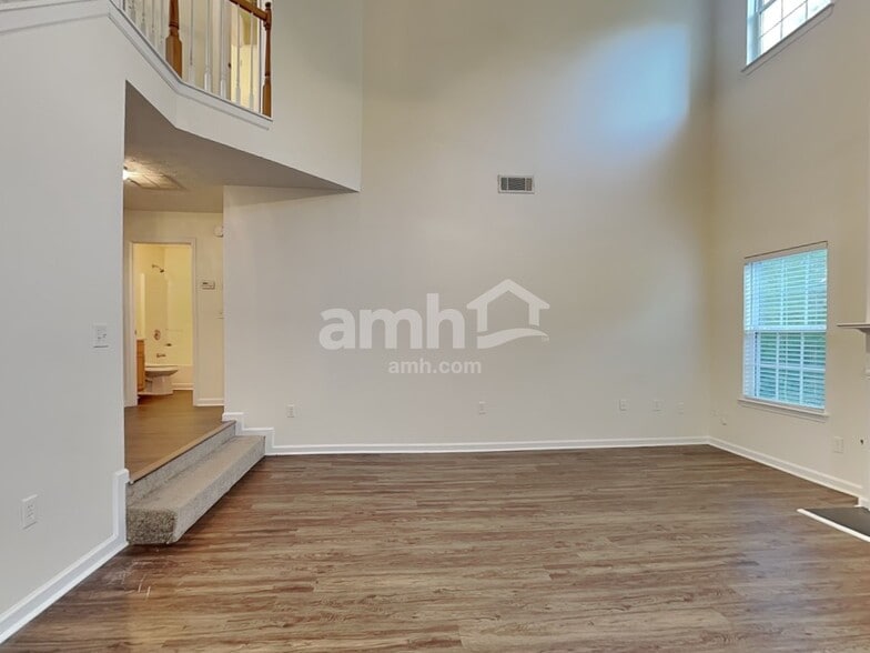 Building Photo - 247 River Pass Ct NE