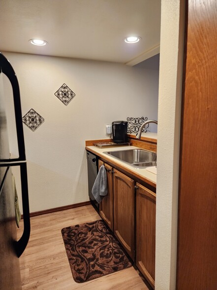 Dishwasher and upgraded sink, faucet and garbage disposal - 9645 Independence Dr