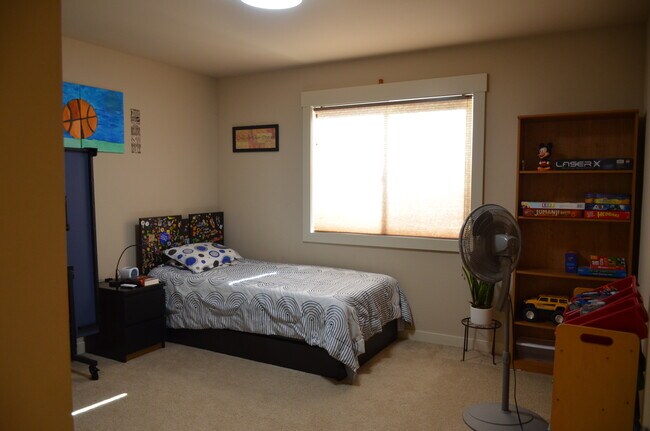 Bedroom - 11031 Muirwood Way NE