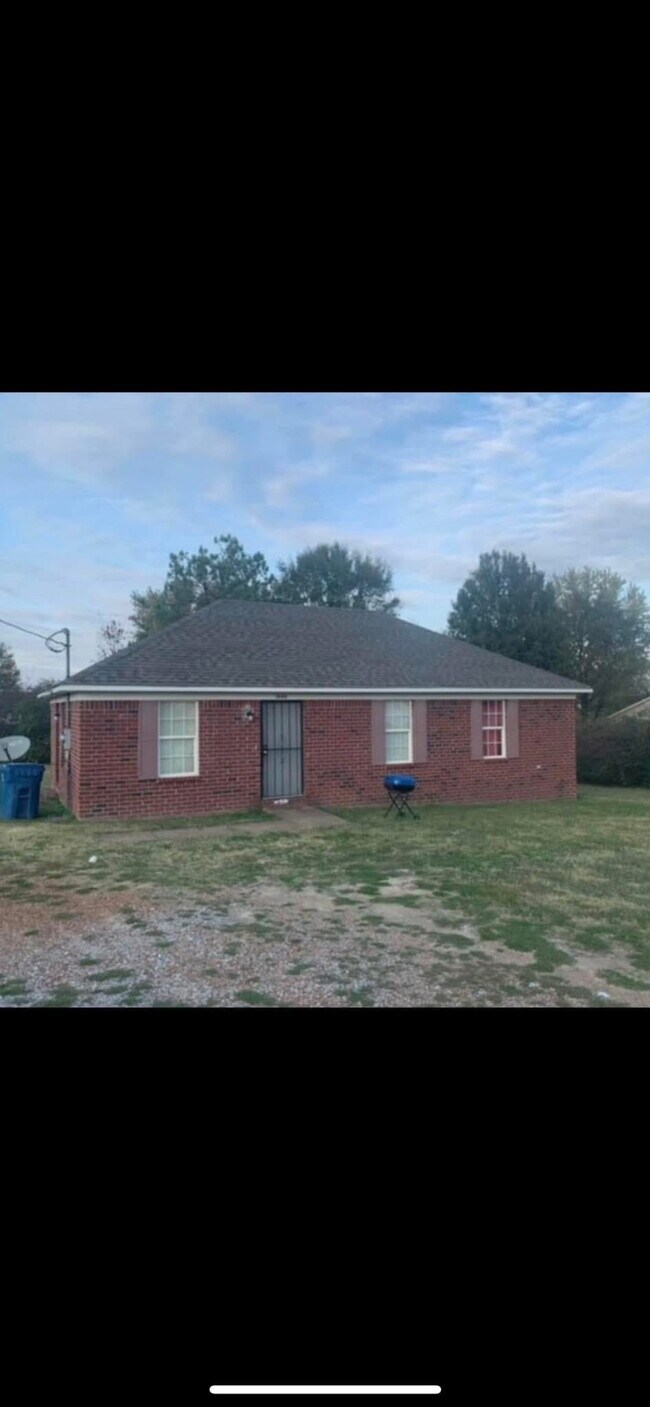 Building Photo - 1848 Wooten St