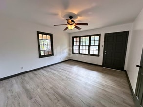 Building Photo - 689 Tarawa Dr