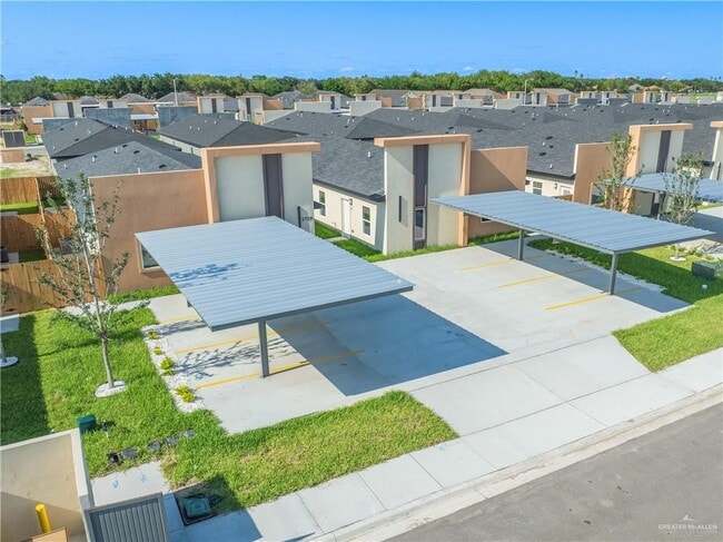 Building Photo - 2709 Brookside Bend St