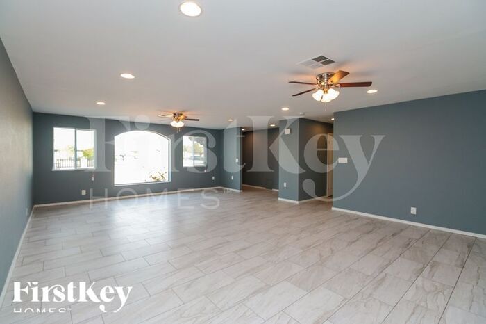 Building Photo - 5610 S 20th Ln