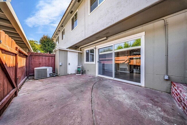 Building Photo - 4446 Seminole Way