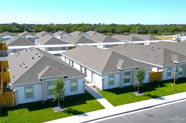 Building Photo - 25 Shavano Dr