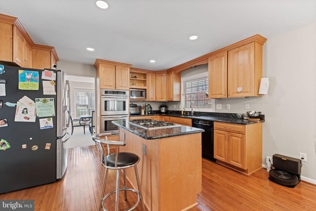 Building Photo - 8104 Creekview Dr