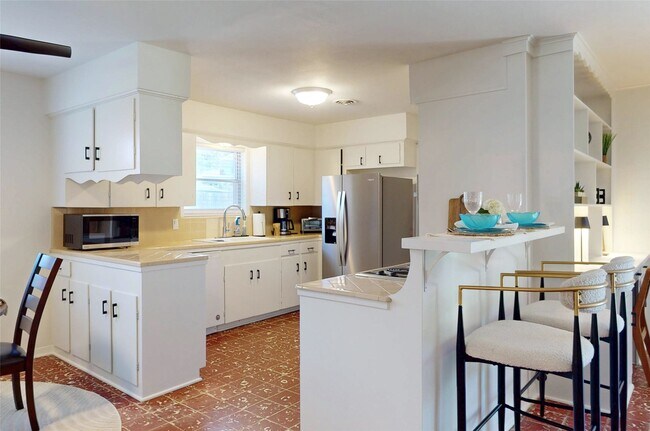 Building Photo - 4826 Waynesboro Dr