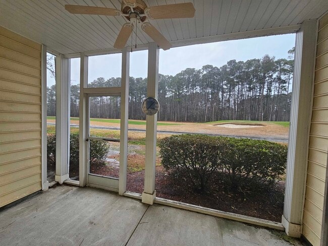 Building Photo - 5840 Longwood Dr