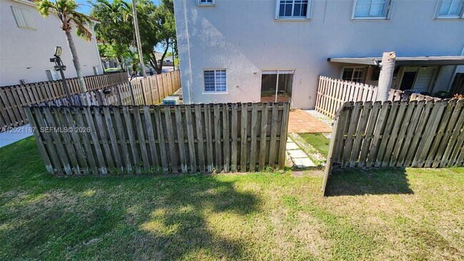 Building Photo - 12601 SW 143rd Ln