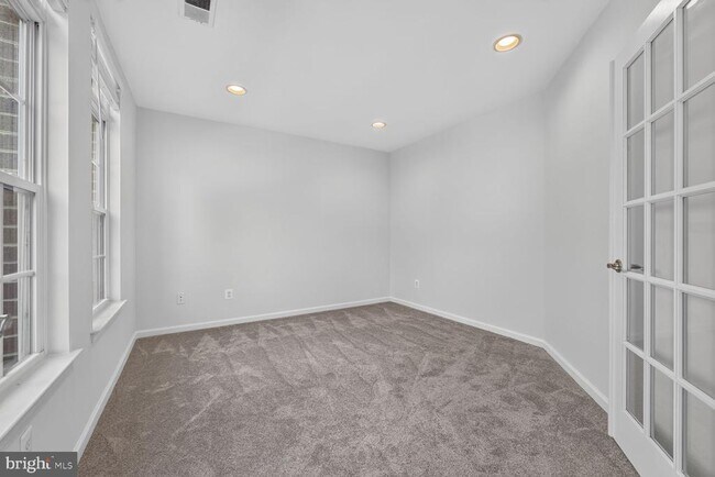 Building Photo - 2293 Merseyside Dr