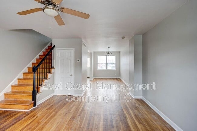 Building Photo - 2233 Graythorn Rd