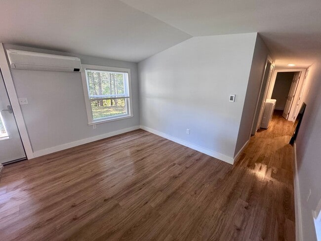 Building Photo - Renovated 2-bedroom Single Family in Dover...