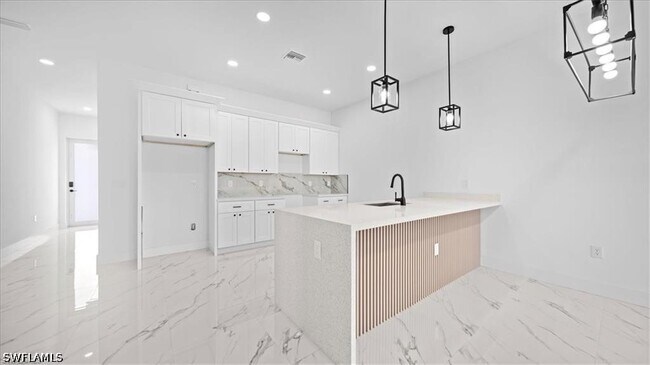 Building Photo - 1009-1011 NE 15th Ln