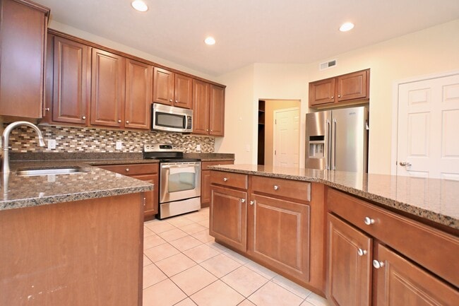 Building Photo - 8453 Forest Valley Dr