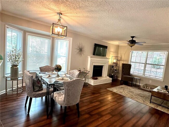 Building Photo - 5045 Laurel Springs Way SE