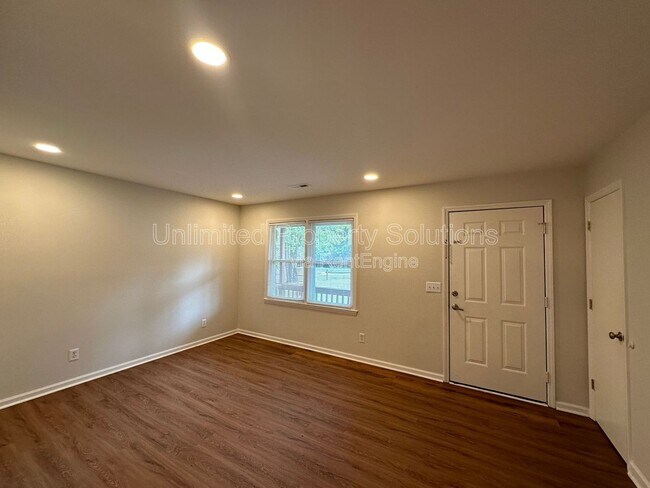 Building Photo - 118 Horn Rd