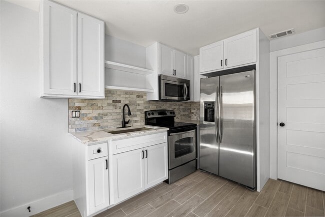 Building Photo - 3229 Holman St